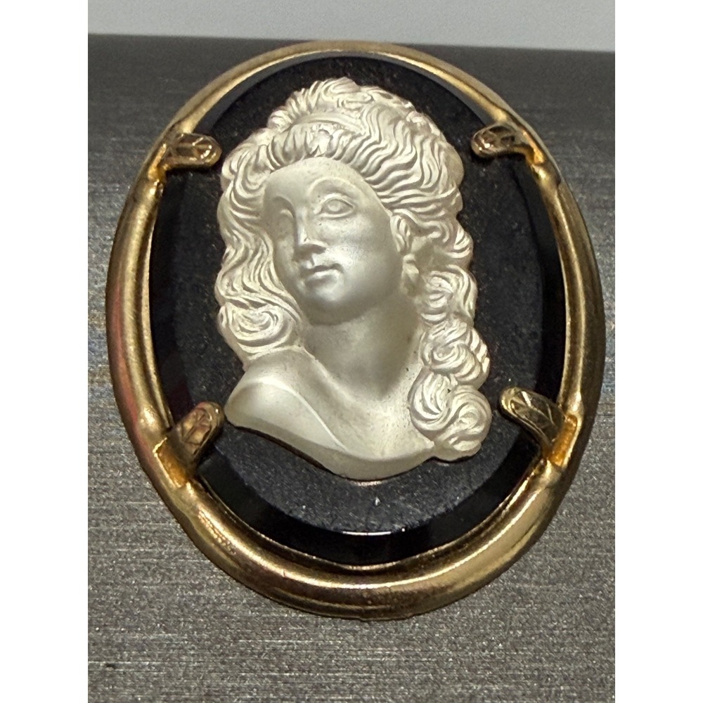 Vintage Cameo Brooch Black White Left Facing Lady Portrait Gold Tone Plastic